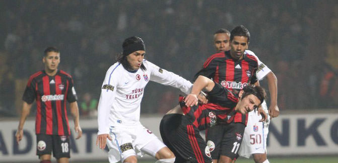Gol atan pişman oluyor