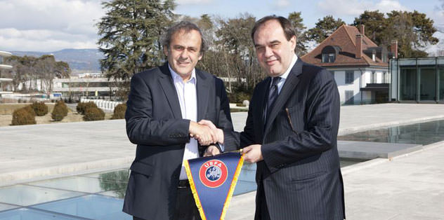 Platini'ye faks yağmuru