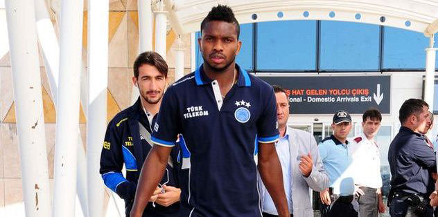 Adamın dibisin Joseph Yobo!