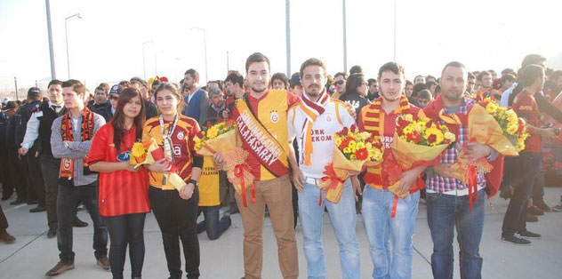 Aslan'a coşkulu karşılama
