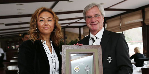 Yasemin Merçil babasını kaybetti