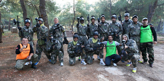 F.Bahçe'de paintball eğlencesi