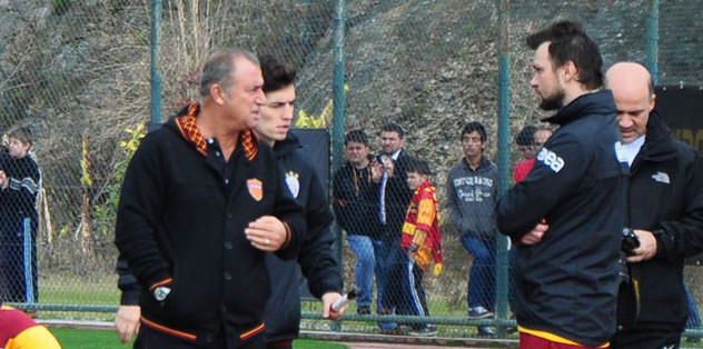 Terim, Ujfa ile görüştü