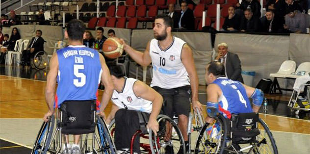Adana'da şov yaptılar: 86-42
