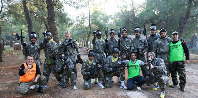 Futbola 'paintball' arası
