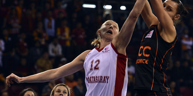 G.Saray sahasında boyun eğdi