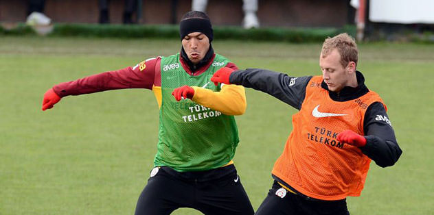 Ujfalusi&Semih salonda çalıştı