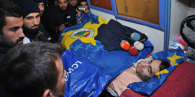 Ambulansla antrenmana geldi