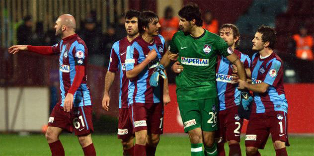Elini sıkmadılar