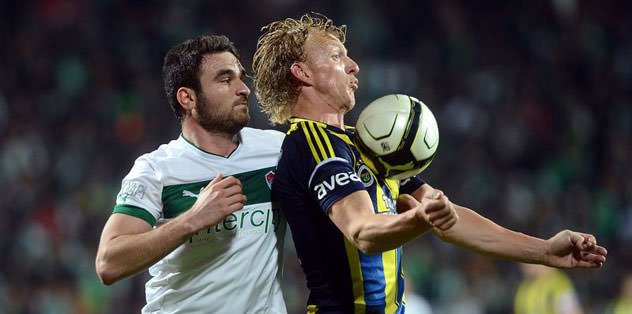 Kuyt sağa geçince asist yaptı