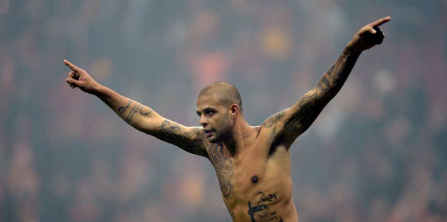 Felip Melo yuhalandı