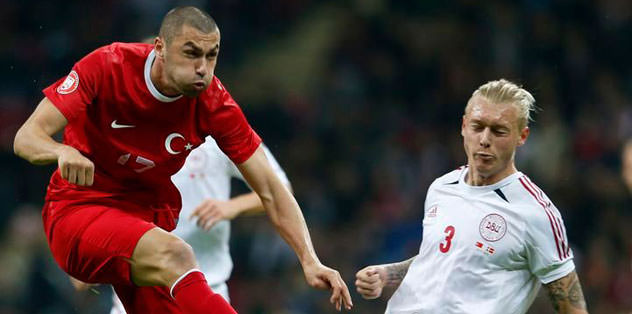 Simon Kjaer ilk 11'e döndü