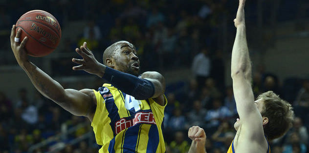 Fenerbahçe ilk galibiyetini aldı