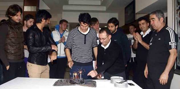 Necip Uysal 22 oldu!