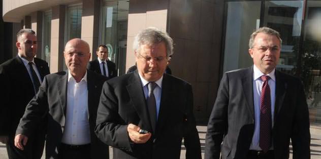 Aziz Yıldırım karne dağıttı