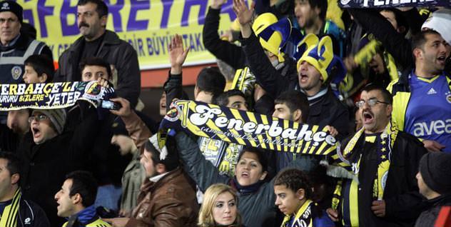 Salih Uçan'a sevgi gösterisi