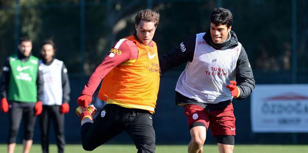 Johan Elmander fırsatı kaçırdı
