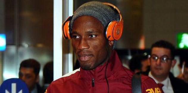 Kulaklık tak Drogba!