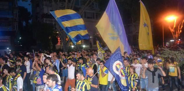 Taraftar ayaklandı