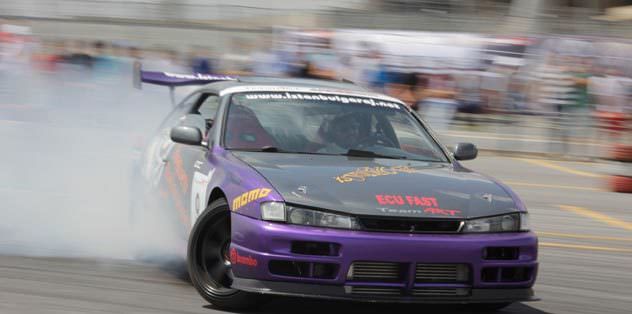 Drift yarışı nefes kesiyor