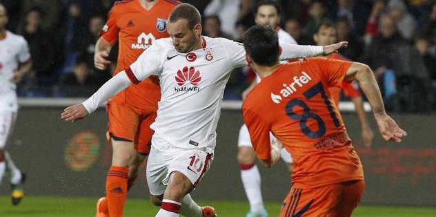 Toronto Sneijder'in peşinde