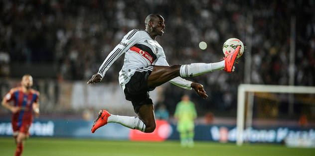 Kulübeyi yumrukladı