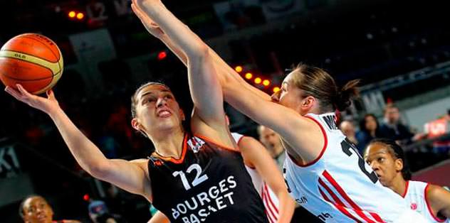 AGÜ'de 2 transfer birden