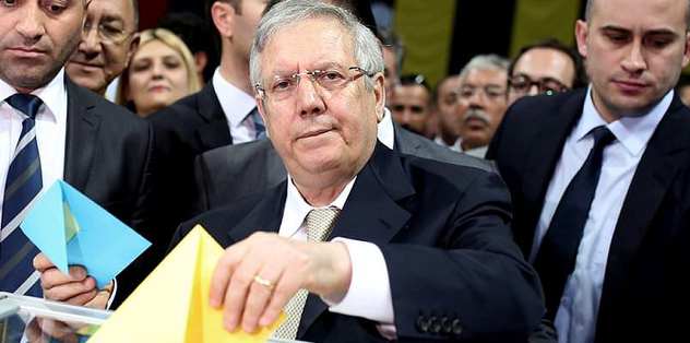 Aziz Yıldırım: Zico yalan söylüyor