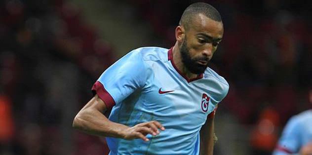 Bosingwa bıçak altına yattı