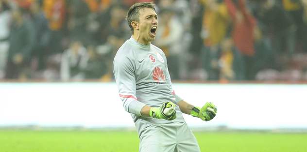 Şampiyonun kalesine göz diktiler