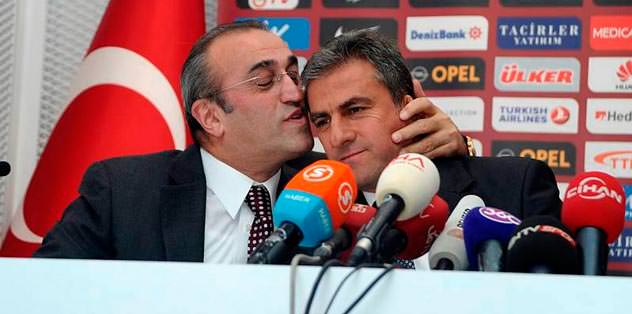 Gözyaşlarıyla imzaladı