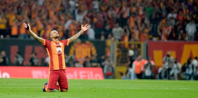 Melo bu kez duvara tosladı