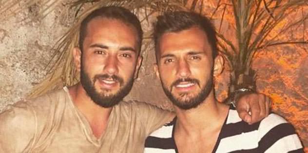 Emre ve Olcan tatilde