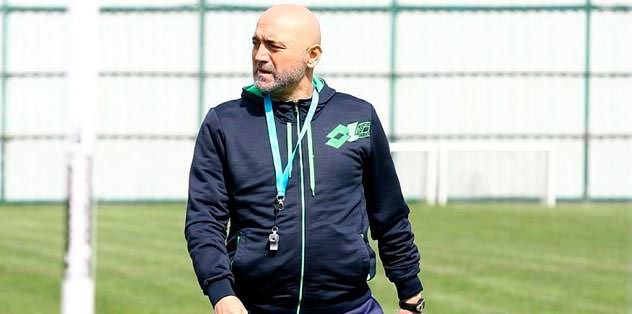4 oyuncu istedi
