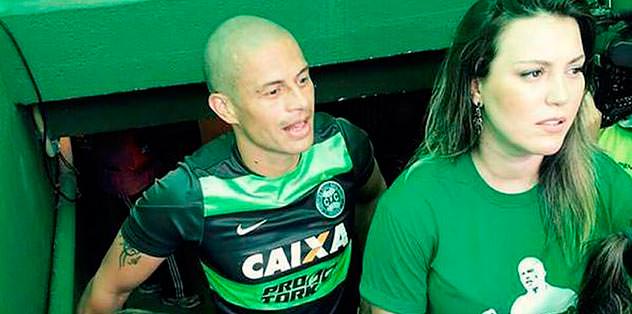 Alex de Souza Melo'yu es geçti