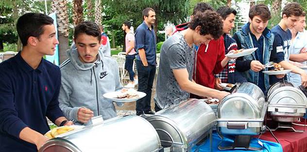 Şampiyonlara barbekü partisi