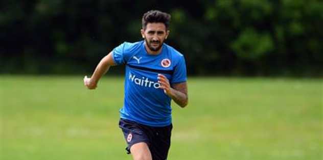 İngiltere'deki futbolcu ile anlaştı