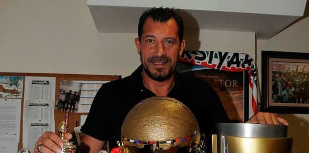 Ufuk Sarıca 3 yıl daha Karşıyaka'da