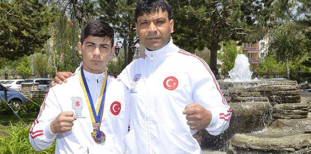 Yıldız boksörler Rusya'ya gitti