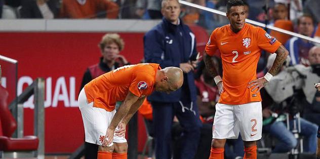 Hollanda'ya büyük darbe