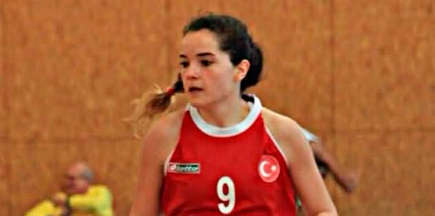 Lara Yavaş Pera'da