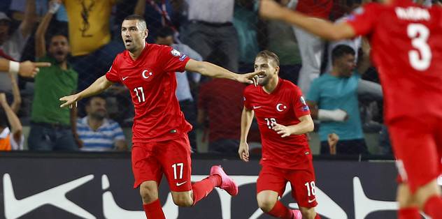 Burak Yılmaz efsaneleri yakaladı