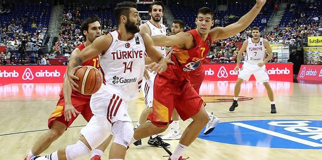 Devler İspanya’ya direnemedi