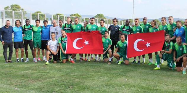 Bursaspor'dan şehitlere saygı