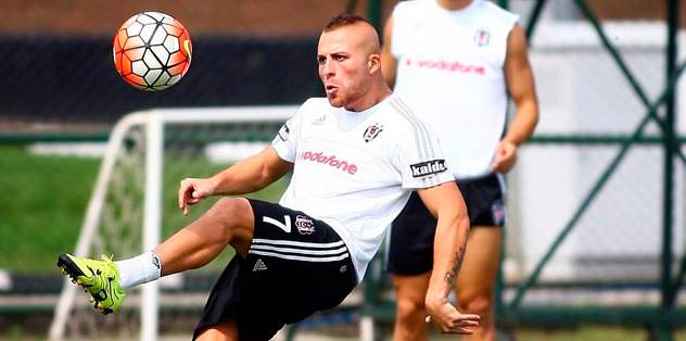 Gökhan Töre'ye destek