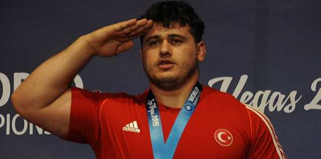 Rıza Kayaalp bir efsaneyi bitirdi!