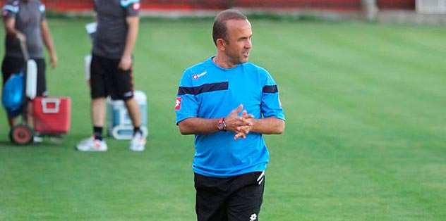 Kolay gol yiyoruz
