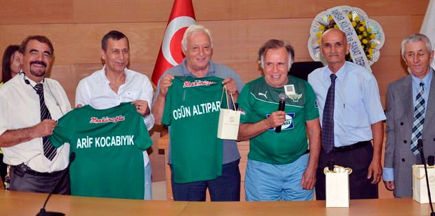 Akhisar'dan vefa