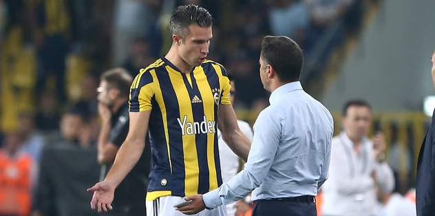 van Persie özür diledi
