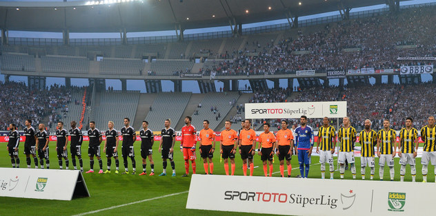975 milyon liralık derbide tribünler...